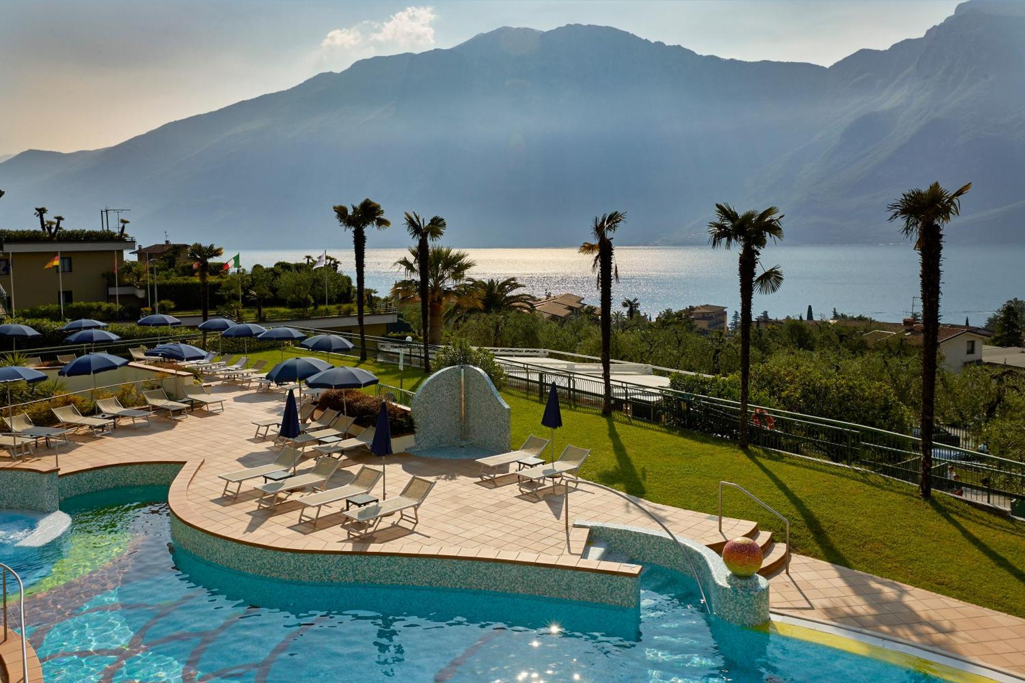 Hotel Royal Village Limone sul Garda Extérieur photo