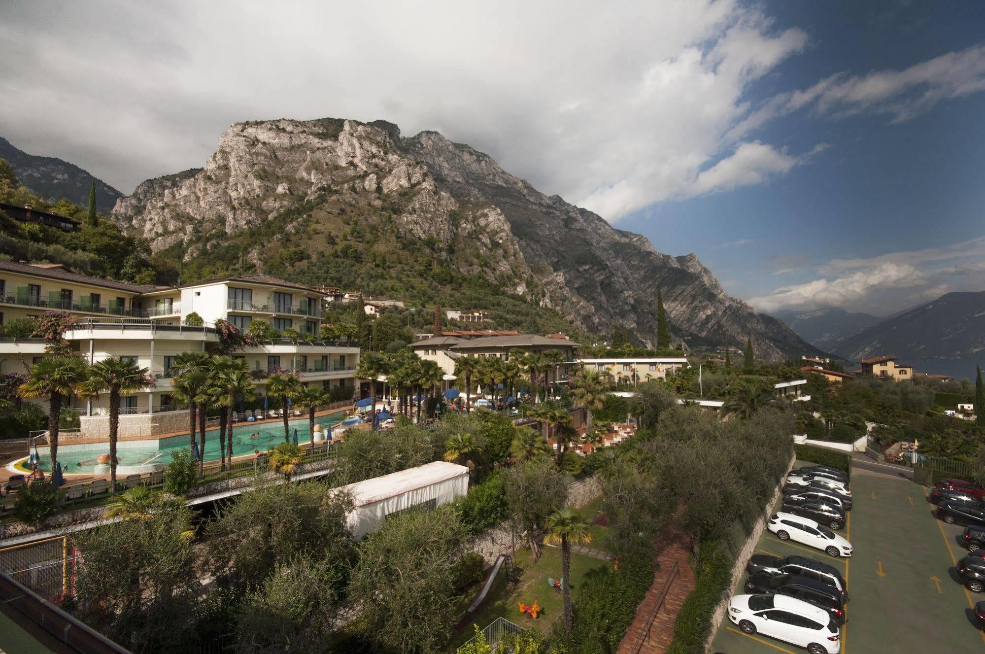 Hotel Royal Village Limone sul Garda Extérieur photo