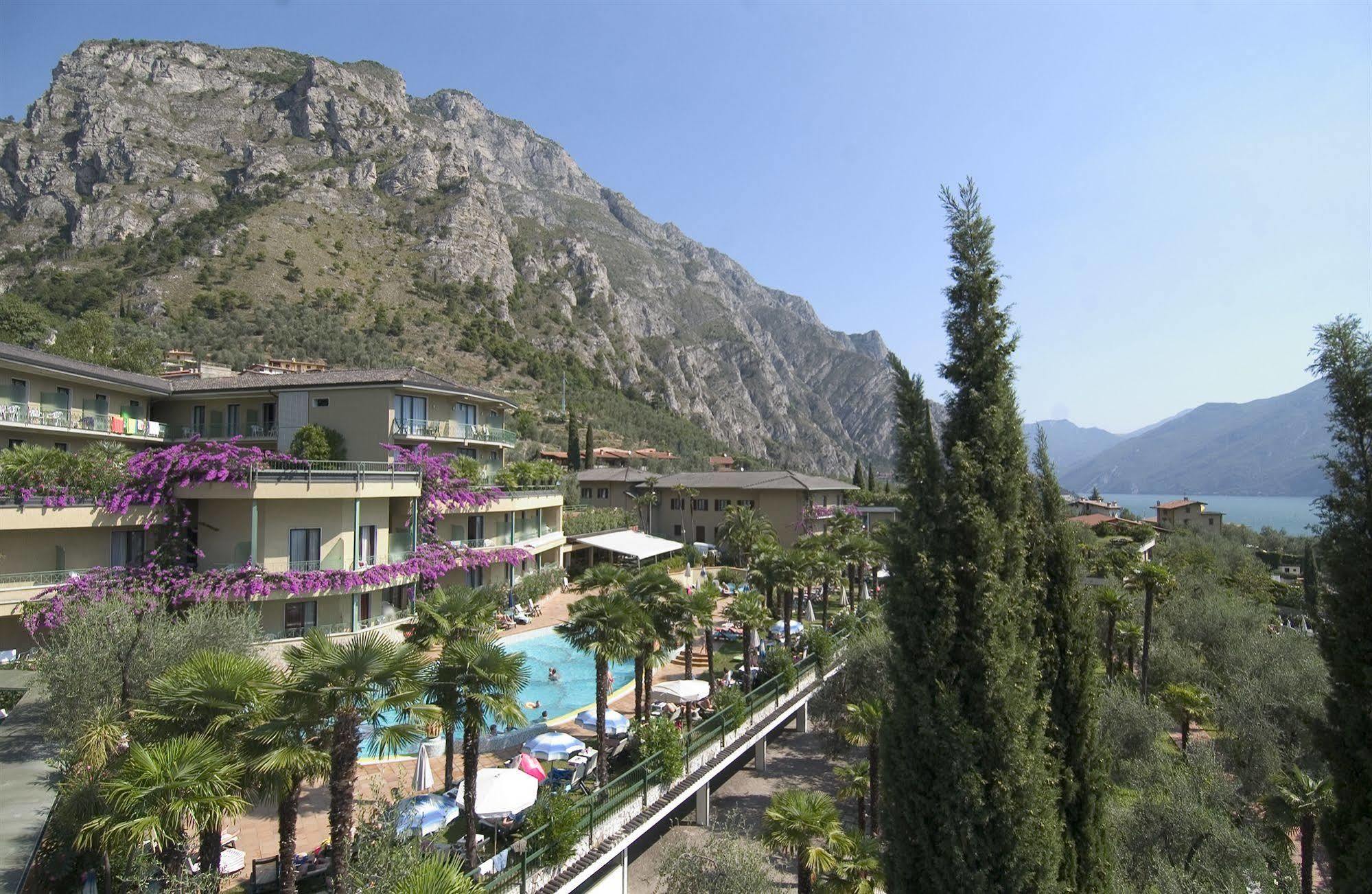 Hotel Royal Village Limone sul Garda Extérieur photo