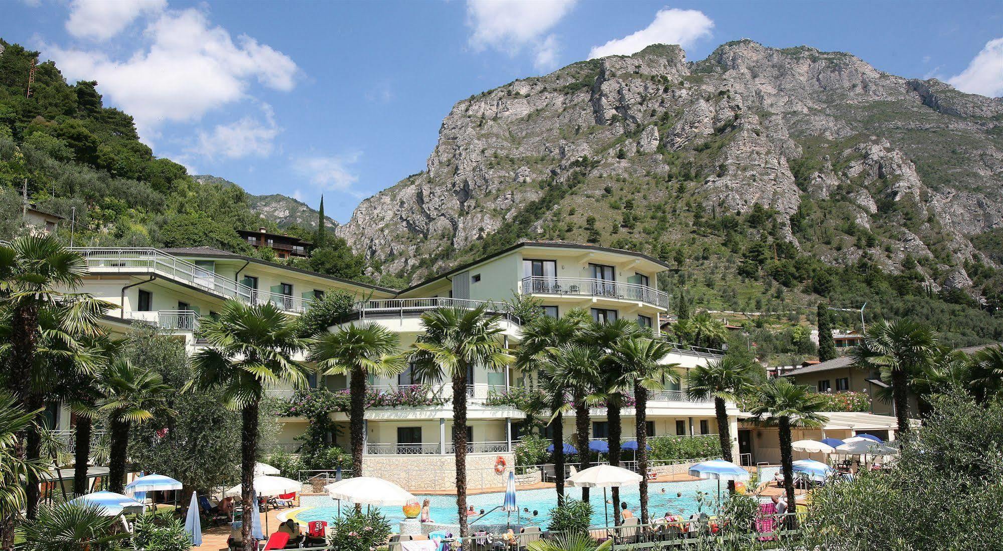 Hotel Royal Village Limone sul Garda Extérieur photo