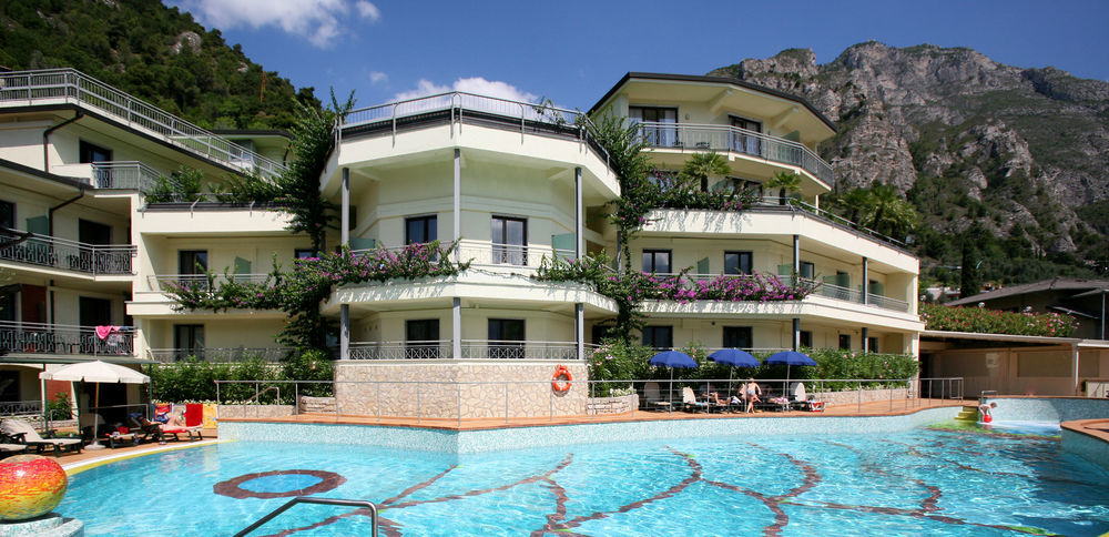 Hotel Royal Village Limone sul Garda Extérieur photo